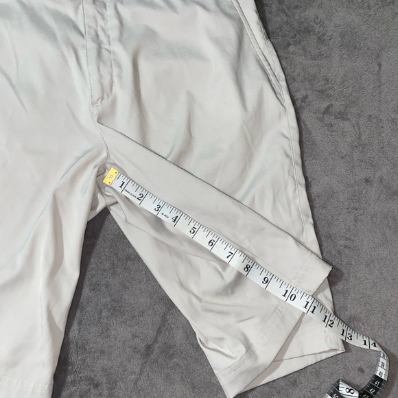 Nike Golf Shorts - Picture 6 of 6